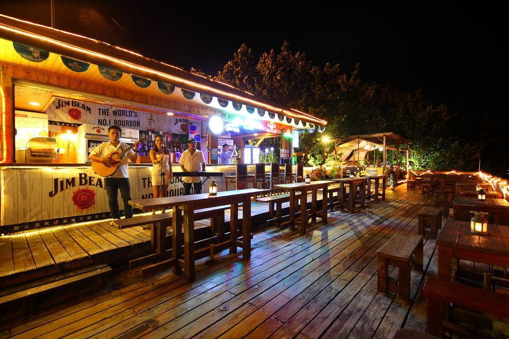 Caesar Park Hotel Kenting Luaran gambar A bar in Pattaya