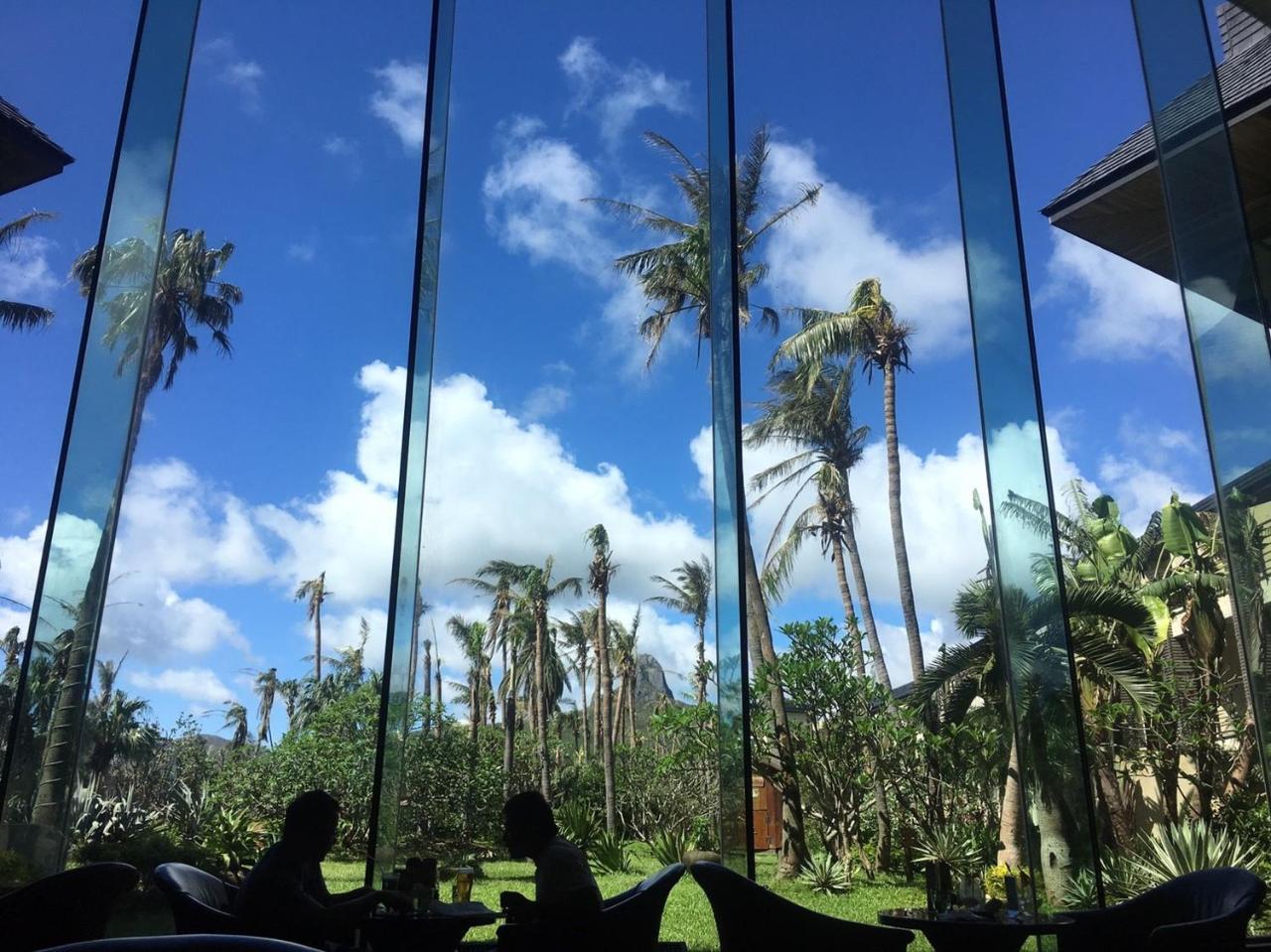 Caesar Park Hotel Kenting Luaran gambar View of the garden from the lobby